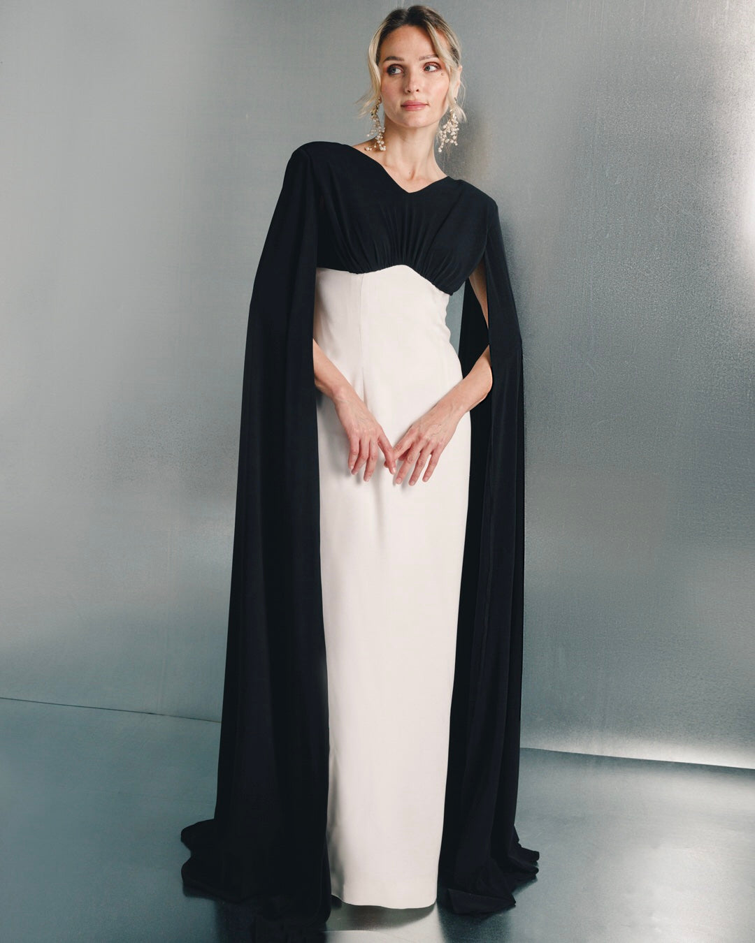 Lana Cape dress without sleeves Moonmains GCC Lana Cape dress without sleeves Moonmains GCC