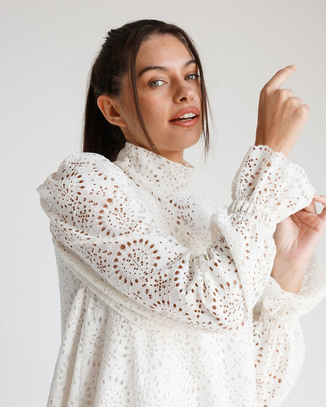MINI EMBROIDERY DRESS