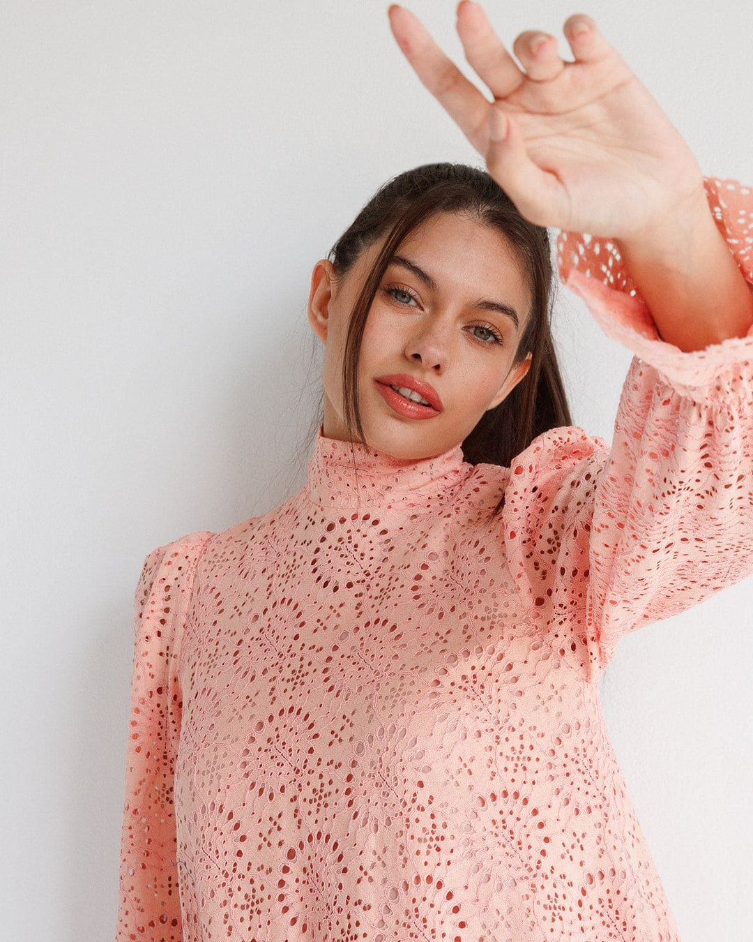 MINI EMBROIDERY DRESS
