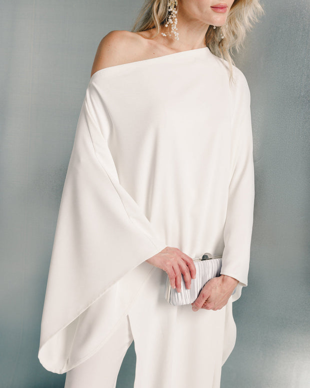 Caped loose neck crepe blouse